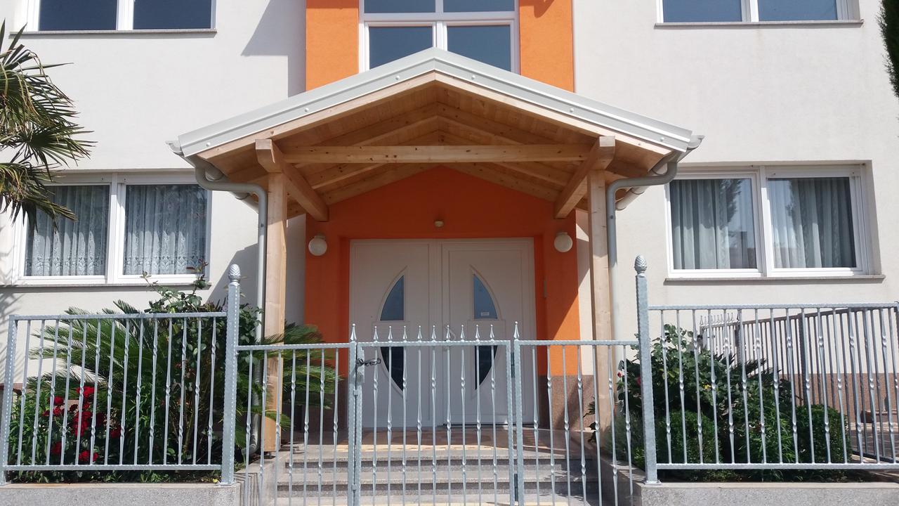 Bluegum Apartments Liznjan Luaran gambar